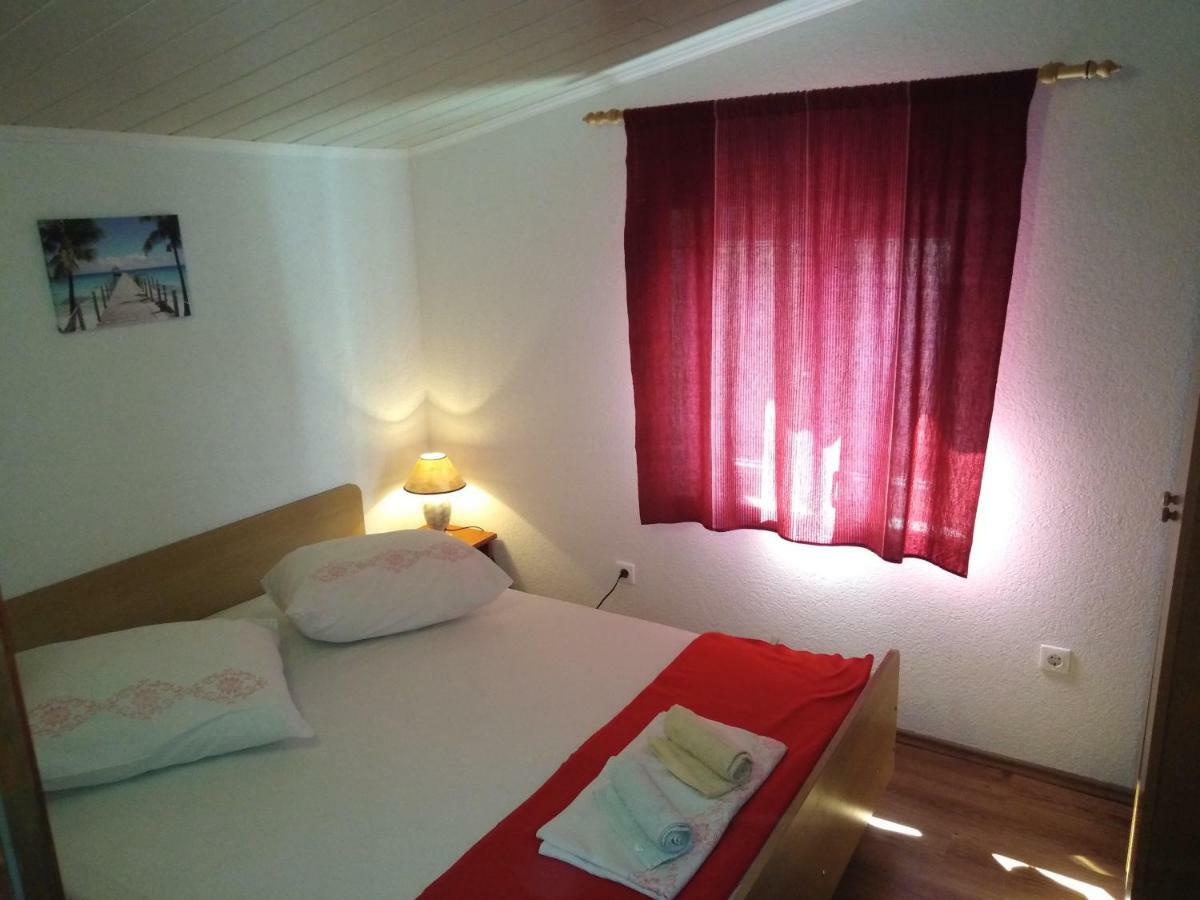 Apartman Rodic Omis Exterior photo