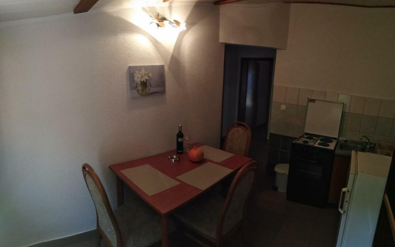 Apartman Rodic Omis Exterior photo
